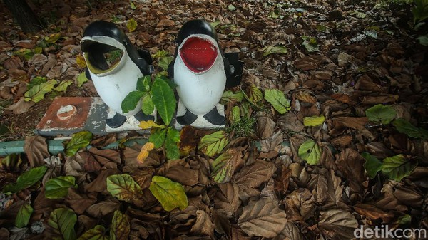 Taman ini terkenal akan patung-patung hewan serta memiliki sejumlah tempat sampah yang didesain menyerupai tumbuhan dan hewan. Di sana juga terdapat kolam air mancur, sangkar burung, dan alat pembuat kompos dari sampah taman. Taman ini terkenal akan patung-patung hewan serta memiliki sejumlah tempat sampah yang didesain menyerupai tumbuhan dan hewan. Di sana juga terdapat kolam air mancur, sangkar burung, dan alat pembuat kompos dari sampah taman.