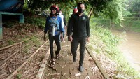Diketahui, Ekspedisi Sungai Ciliwung ini berlangsung dua hari yakni 10-11 November. Adapun titik awal ekspedisi dimulai di kawasan Sukaresmi, Kedunghalang, Kota Bogor dan akan berakhir di pintu Air Manggarai. Pada hari pertama tim ekspedisi yang dipimpin Bima Arya berangkat pukul 10.00 WIB dan tiba di Depok, Selasa (10/11) kemarin.