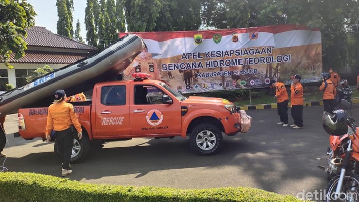 BPBD Cianjur siapkan sejumlah alat untuk hadapi ancaman bencana.
