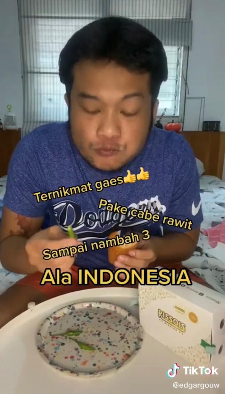  Cara  Makan  Risoles Orang  Jepang  dan Indonesia Ini Bikin Ngakak