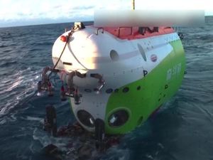 China Pecahkan Rekor Penyelaman di Palung Mariana