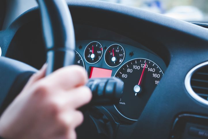 Demi Beli Durian, Pria Ini Ngebut Bawa Mobil 160 Km/Jam!