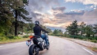 Untuk transmisi, rasio transmisi kopling ganda (DCT) enam percepatan diperbaiki. Mode manual dengan perpindahan gigi melalui tombol telah direvisi untuk meningkatkan akselerasi gigi pertama, kedua, dan ketiga. Sementara rasio atas juga diubah untuk meningkatkan efisiensi bahan bakar dengan rasio gigi keempat, kelima, dan keenam lebih tinggi. Foto: Dok. Honda