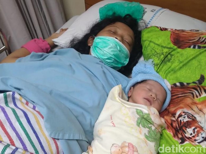 Ibu Muda ini Tak Sadar melahirkan pas Tanggal Cantik