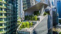Gedung pencakar langit lainnya adalah 18 Robinson yang terletak di Singapura. Gedung setinggi 180 meter itu disebut memiliki tampilan yang berbeda-beda tergantung pada sudut pandang tertentu. Fasilitas unik di gedung ini sistem parkir mobil otomatis yang disebut pertama kali ada di Singapura. Melalui sistem ini mobil dapat diangkut dan diparkir lebih dari 6 tingkat. (Foto:Tim Griffith)