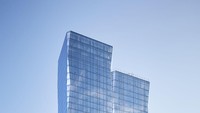 Peringkat selanjutnya ditempati The Paragon yang terletak di Chicago, Amerika Serikat. Gedung ini memiliki fasilitas berupa kantor, ruang konferensi, dan tempat spa. The Paragon juga dilengkapi dengan teknologi smart home seperti pengatur suhu nirkabel dan sensor gerak. Uniknya, desain gedung setinggi 157 meter itu menyerupai batu permata. (Foto:  Dave Burk Photography)