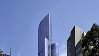 Aurora Melbourne Center didesain oleh Elenberg Fraser. Uniknya, gedung ini memiliki bentuk yang menyerupai bunga hibiscus. Selain itu desainnya merepresentasikan perkawinan antara budaya Malaysia dan Melbourne yang menjadi kota utama bagi pendatang dari Asia Tenggara. (Foto: Peter Clarke Photography)