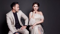 Jenita Janet dan Danu Sofwan resmi menikah pada Rabu (11/11) di Green Forest Resort, Bandung. Dok. Instagram/mariophotographie