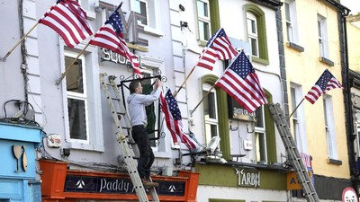 Foto: Joe Biden Kalahkan Trump, Kota di Irlandia Berpesta
