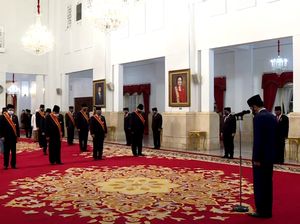 Berikut 46 Orang yang Diberi Bintang Mahaputra oleh Jokowi