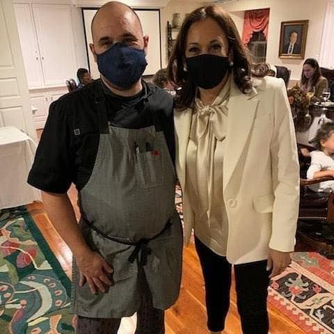 Kamala Harris Rayakan Kemenangan Pilpres dengan Makan Malam