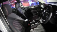 Khusus untuk KIA Sonet tipe Premiere, mendapatkan sejumlah fitur unggulan, seperti Ventilated Seats, BOSE Audio System, Smart Key with remote starter, 8 multimedia touchscreen with wireless Car Play and Android Auto. Foto: Agung Pambudhy