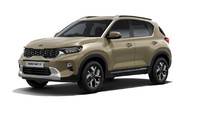 KIA Sonet ditawarkan dalam tipe standard, active, smart, smart, dynamic, dan premiere. Sementara pilihan transimisinya ada 2, manual di varian standard, active, smart, dan otomatis (iVT) untuk varian smart, dynamic, serta premiere. Foto: Dok. KIA