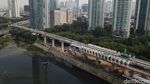 Lintasan LRT Jabodebek Cawang-Dukuh Sudah Tersambung Lho