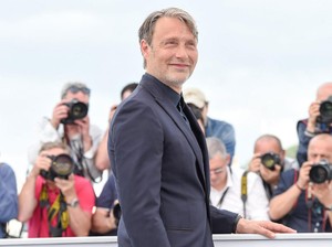 Mads Mikkelsen Dilirik Gantikan Johnny Depp di Fantastic Beasts 3