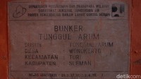 Bangunan dengan luas 6 x 10 meter ini sengaja dibangun menjorok ke dalam agar aman jika terjadi bencana.