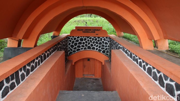 Melihat Lebih Dekat Bunker Lereng Selatan Gunung Merapi Bangunan ruang lindung darurat (Rulinda) atau bunker di Dusun Tunggularum, Turi, Sleman, Yogyakarta masih beroperasi hingga saat ini.