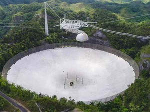 Teleskop Raksasa Pelacak Alien Roboh