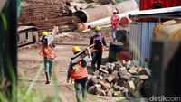 Lahan yang digunakan untuk overpass baru itu merupakan milik negara sehingga tidak ada pembebasan lahan lagi. 