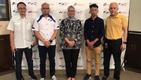 Pengguna di Pulau Jawa masih berkontribusi terbesar terhadap kenaikan jumlah pengguna internet tersebut, yakni 56, 4 persen. Pengguna internet terbesar kedua berasal dari Pulau Sumatera dengan 22,1 persen. Disusul Pulau Sulawesi 7 persen, Kalimantan (6,3 persen), Bali-Nusa Tenggara (5,2 persen), dan Maluku-Papua (3 persen). Yang menarik di survei tahun ini, data penetrasi internet di ibukota provinsi. Beberapa ibukota provinsi memiliki penetrasi internet lebih tinggi dibandingkan penetrasi provinsi bahkan nasional yang rerata 73,7 persen. Misalnya, DKI Jakarta 85 persen; Bandung 82,5 persen; dan Surabaya 83 persen. Bahkan Serang di Banten jumlah penetrasi tembus 100 persen.