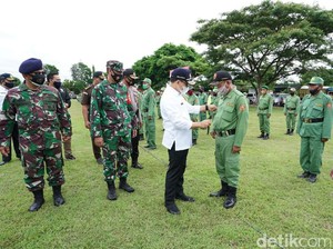 Banyuwangi Gelar Apel Pasukan Satlinmas Pengamanan Pilkada 2020