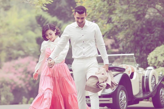 Dari akun Instagram sang fotografer @aldiphoto, tampak ada dua tema yang prewedding. Tema klasik dan tradisional.  Foto: Instagram @aldiphoto