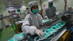 Mengintip Produksi Masker Bedah di Cikupa Tangerang