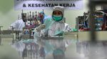 Mengintip Produksi Masker Bedah di Cikupa Tangerang