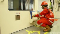 Fasilitas di dalam LRT Jbodebek pun sangat ramah difabel.