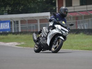 Impresi All New Aerox 155 Connected: Dari Jalan Raya sampai ke Aspal Sirkuit