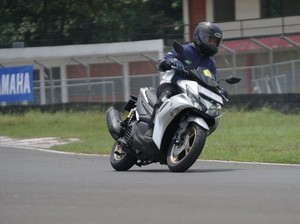 Impresi All New Aerox 155 Connected: Dari Jalan Raya sampai ke Aspal Sirkuit