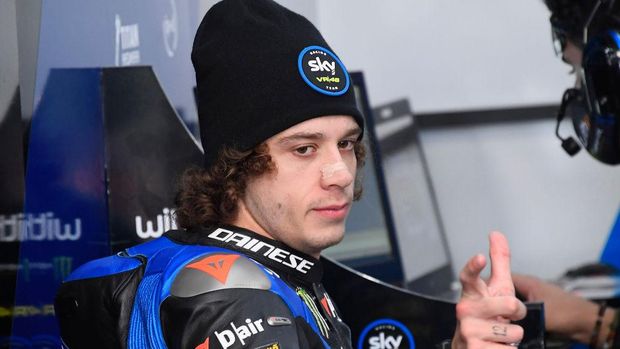 Valencia VALENCIA, SPAIN - NOVEMBER 06: Marco Bezzecchi of Italy and Sky Racing Team VR46 looks on in box during the free practice for the MotoGP of Europe at Comunitat Valenciana Ricardo Tormo Circuit on November 06, 2020 in Valencia, Spain. (Photo by Mirco Lazzari gp/Getty Images)