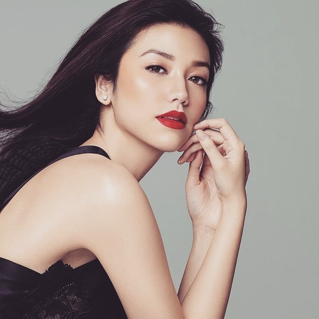 Velove VexiaWanita berusia 30 tahun ini adalah aktris yang lahir di Kota Manado. Kecantikannya tak perlu diragukan apalagi Velove sering masuk daftar wanita tercantik di dunia.Foto: dok. Instagram @vaelovexia