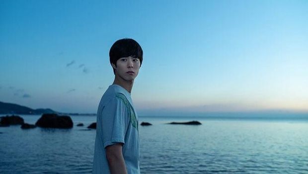 Adegan film Seo Bok yang diperankan Gong Yoo dan Park Bo Gum