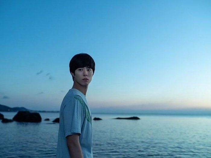 Adegan film Seo Bok yang diperankan Gong Yoo dan Park Bo Gum