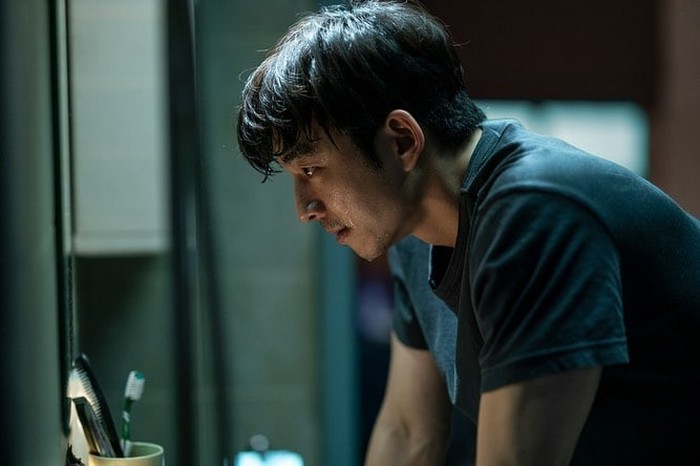 Adegan film Seo Bok yang diperankan Gong Yoo dan Park Bo Gum Adegan film Seo Bok yang diperankan Gong Yoo dan Park Bo Gum