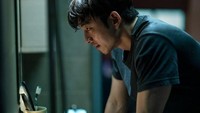 Gong Yoo memerankan Ki Heon dalam film Seo Bok. (Foto: dok. CJ Entertainment)  