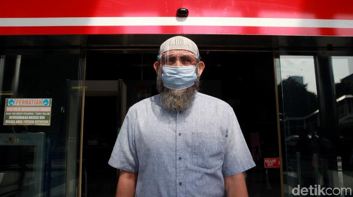 Aktor Lawas Rudy Wahab Diperiksa KPK Terkait Kasus Eks Bupati Bogor Aktor film laga tahun 80-an, Rudy Wahab, diperiksa KPK. Ia diperiksa terkait kasus yang menjerat eks Bupati Bogor Rachmat Yasin.