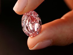 Berlian Merah Muda Eden Rose Terjual USD 13,3 Juta