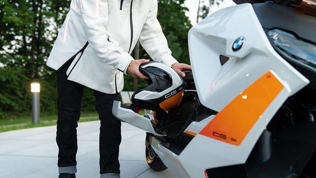 BMW Motorrad Definition CE 04
