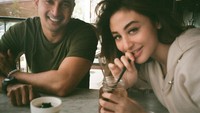 Begini kompaknya Margin dan Ali saat menghabiskan waktu bersama. Kulineran jadi salah satu agenda favorit mereka. Foto: Instagram @marginw