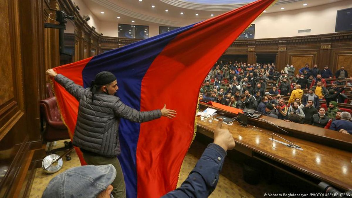 Damai di Nagorno Ciptakan Krisis Politik di Armenia