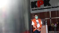 Diketahui, Puji Suhartono diperiksa dalam kasus dugaan tindak pidana korupsi terkait pengurusan Dana Alokasi Khusus APBN-P 2017 dan APBN 2018 untuk Kabupaten Labuanbatu Utara.