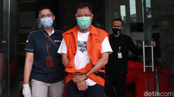 Mantan Wakil Bendahara Umum PPP Puji Suhartono diperiksa KPK. Ia diperiksa terkait kasus dugaan tindak pidana korupsi yang menjerat dirinya.