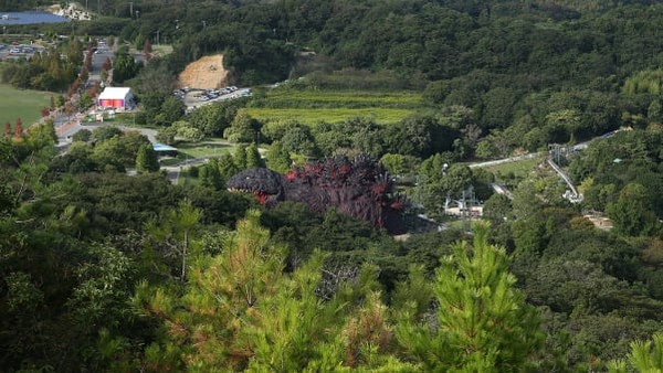 Termasuk dalam bagian dari atraksi, traveler akan diundang untuk menjadi anggota National Awaji-island Institute of Godzilla Disaster. Anda harus menjinakkan binatang menakutkan itu dengan menyelesaikan serangkaian misi. Termasuk dalam bagian dari atraksi, traveler akan diundang untuk menjadi anggota National Awaji-island Institute of Godzilla Disaster. Anda harus menjinakkan binatang menakutkan itu dengan menyelesaikan serangkaian misi.