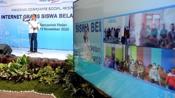 Internet Gratis untuk Siswa Belajar Daring Internet gratis kembali diberikan oleh perusahaan plat merah guna mendukung program pemerintah perihal belajar siswa secara daring untuk 30 desa di Jawa Barat.