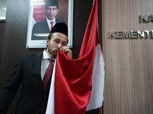 Jabar Hari Ini: Marc Klok Gabung Persib-Balita Terpapar COVID Varian Delta