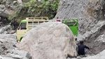 Penambang Pasir di Lereng Merapi Tetap Beraksi Disaat Siaga