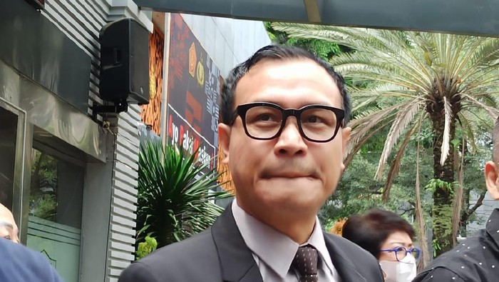 Pengacara Korban Jouska mendampingi beberapa nasabah Jouska ke kantor Polisi