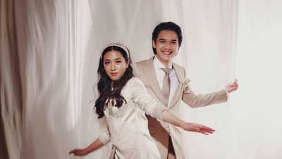 Foto: Gaya Unik Sherina saat Menikah, Serasi Bareng Suami Pakai Celana